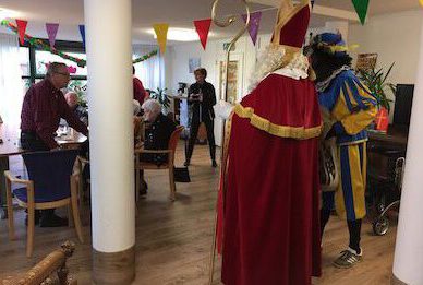 Sinterklaasviering-Rotary-Amsterdam-Halfweg in Verpleegtehuizen